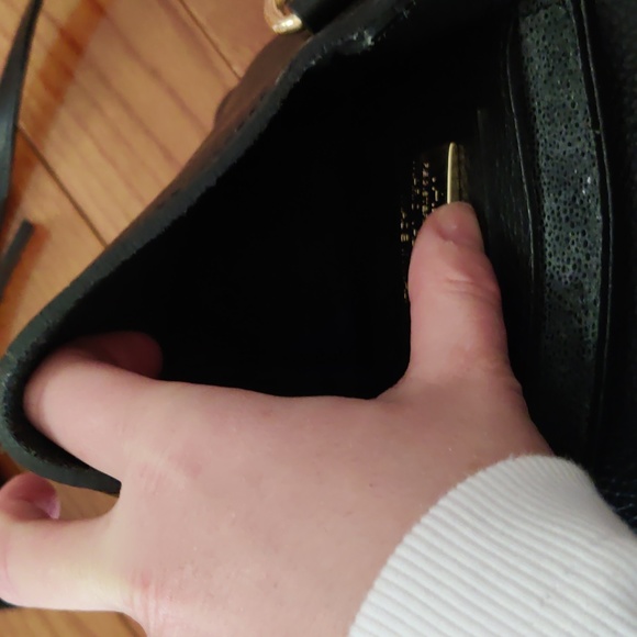 Valentino by Mario Women's gorgeous crossbody bag - Picture 10 of 15